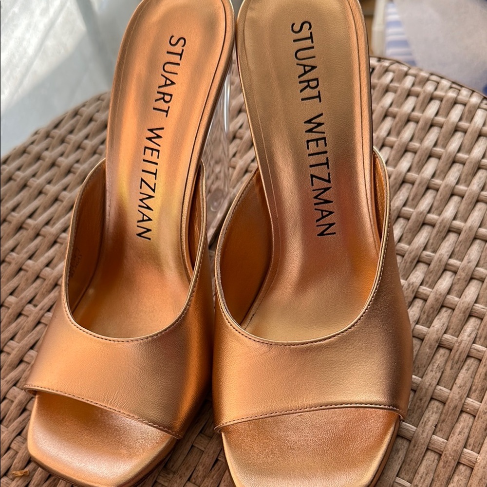 Stuart Weitzman Women's Gold Slide Sandals